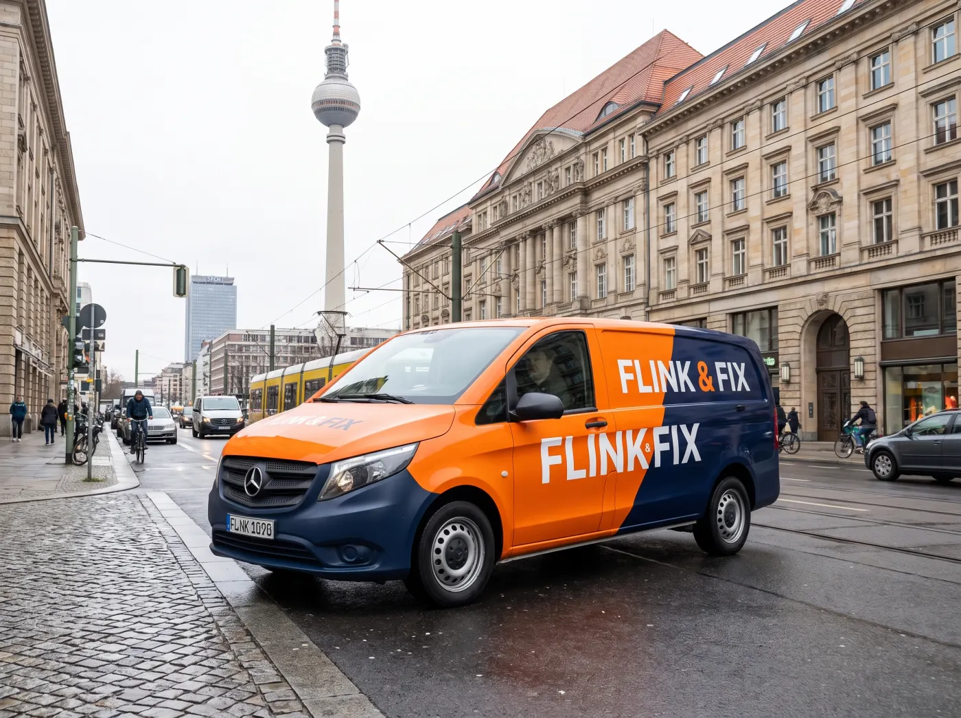 Flink & Fix Werkstattwagen vor dem Berliner Fernsehturm
